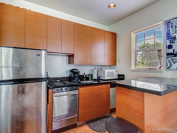 2nd image of 1244 Pennsylvania Ave #206E