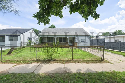 3123 W Douglas Ave Photo 1