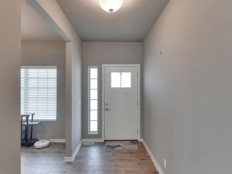 4801 N 181st St — Photo 3