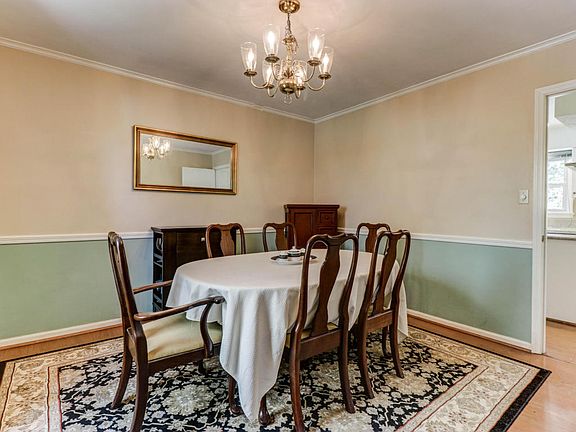 4th image of 3921 Skylark Cir