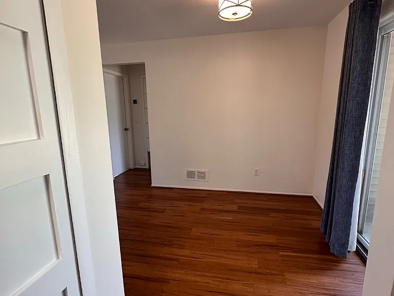 1642 Emerson Cir — Photo 3