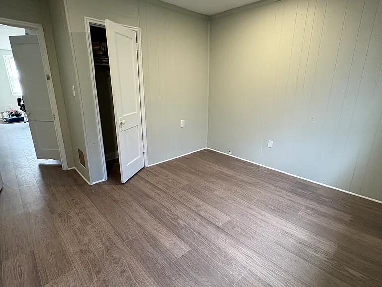 1304 Pontiac Ave — Photo 9