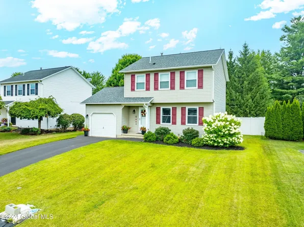 10 Corina Ct, Watervliet, NY 12189