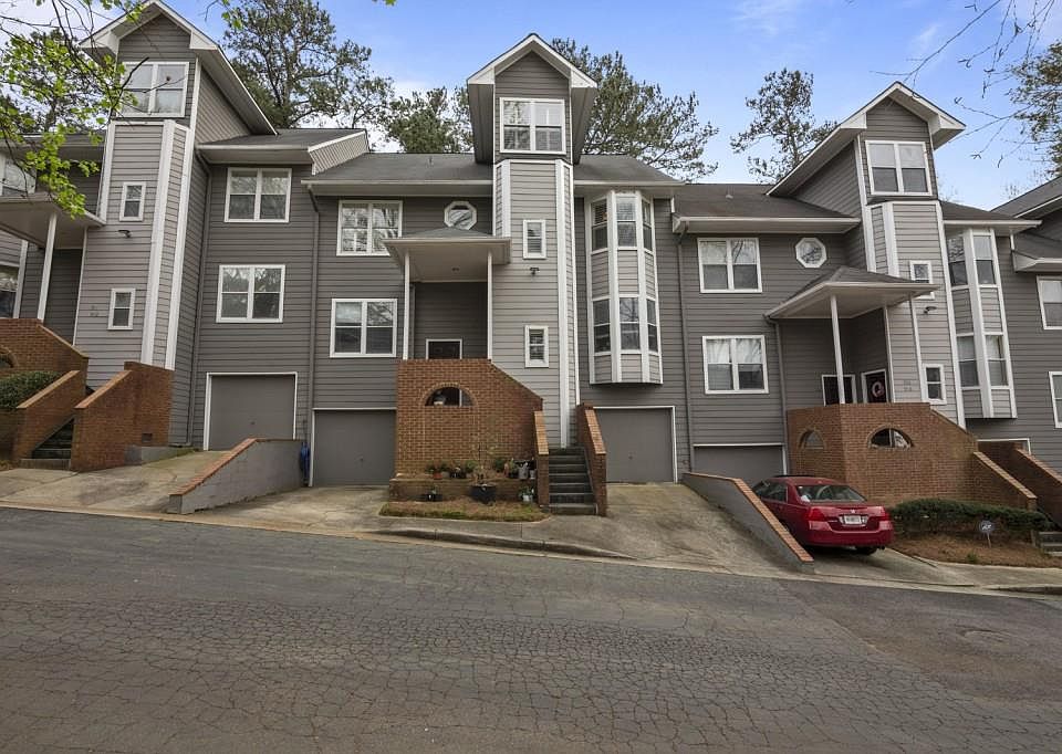 1st image of 904 Ivy Green Ln SE #904