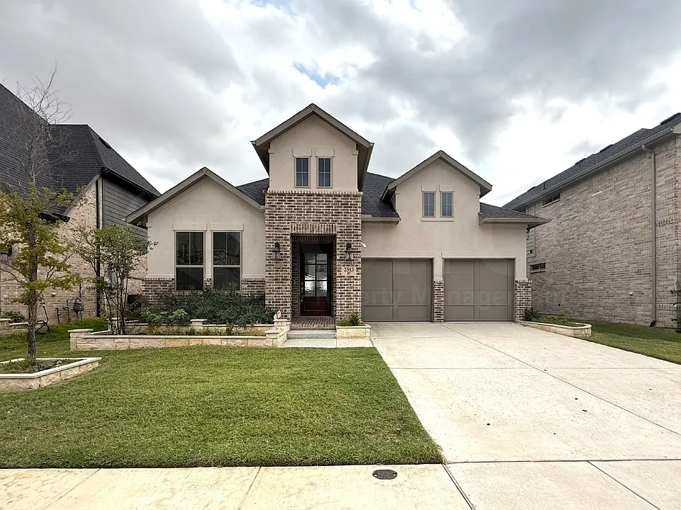 2513 Silver Leaf Dr