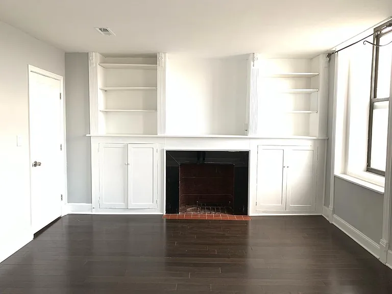 1524 S Broad St — Photo 2