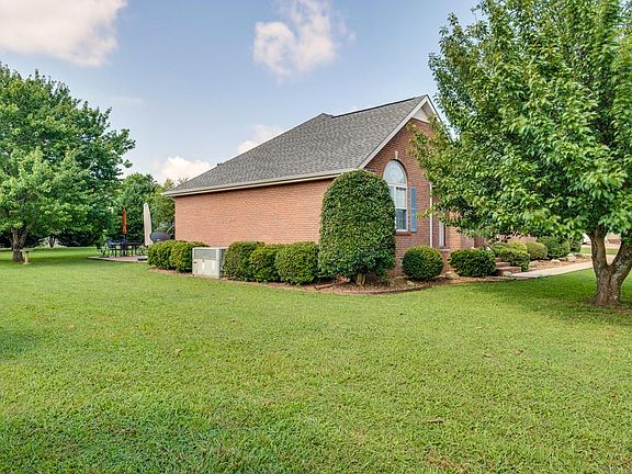 5th image of 221 Brandi Cir