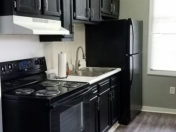 2nd image of 818 Dinwiddie St APT 1