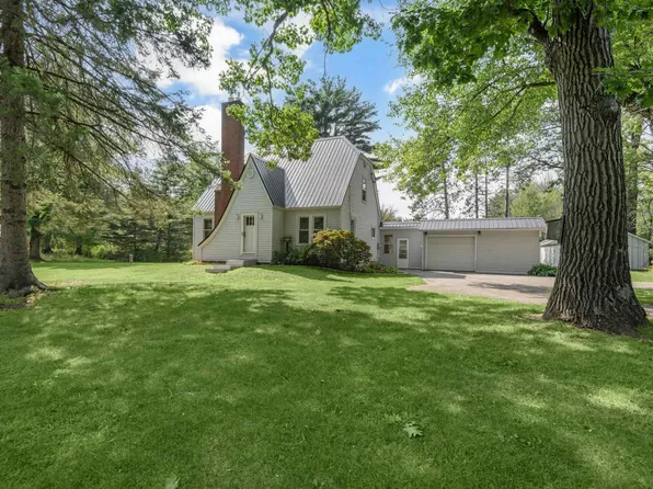N2961 Shore Dr, Marinette, WI 54143