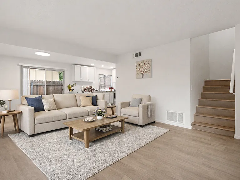 1577 Drake Dr — Photo 3