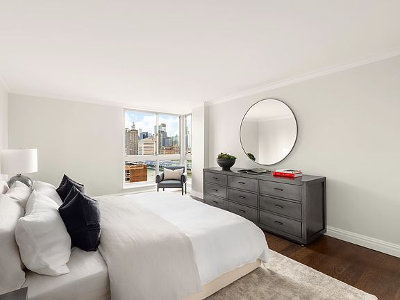 5th image of 625 Main St APT 326
