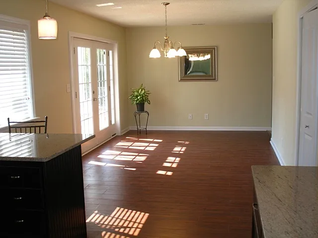255 Ferncliff Dr — Photo 6
