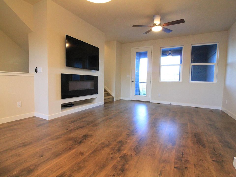 Main floor Living room