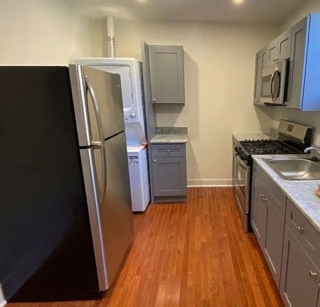 3rd image of 1215 Tasker St #1