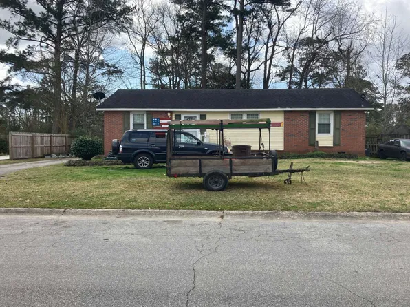411 Woodhaven Dr, Jacksonville, NC 28540