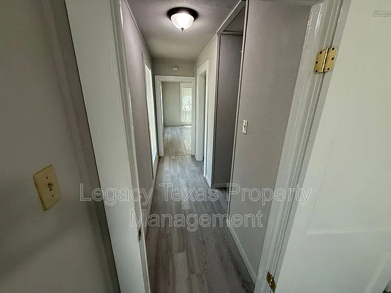 318 College St #B — Photo 13