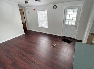 189 Commercial St, Hartland, ME 04943