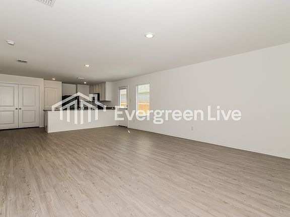 4th image of 6417 Middlebury Dr