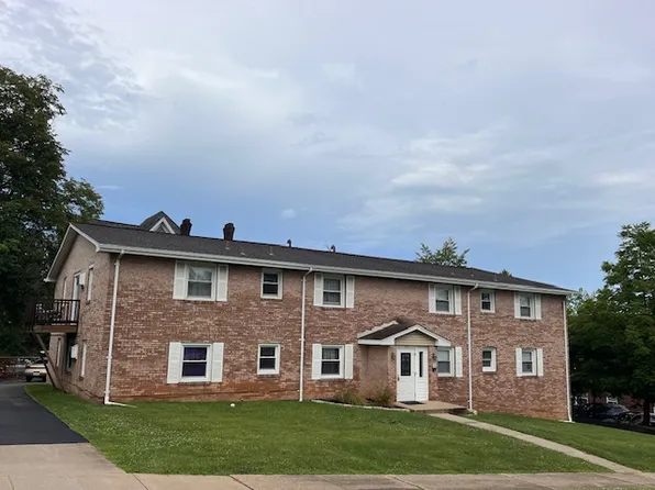 145 Oakland Ave APT 8, Greensburg, PA 15601