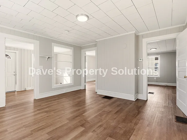 408 Seaman St — Photo 6