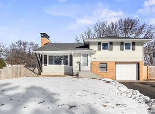 7720 Viewcrest Ln, New Hope, MN 55427