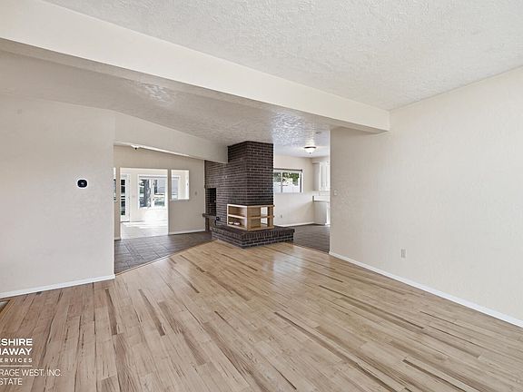 4th image of 1202 Birch Ln