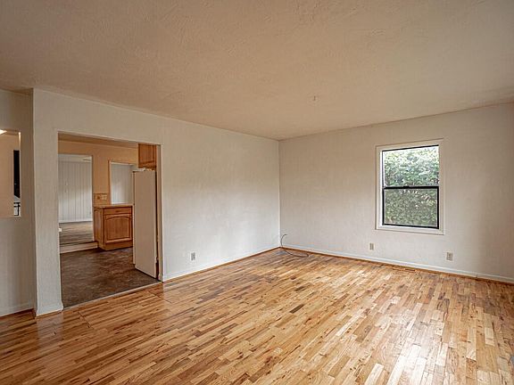 4th image of 710 Faith Ave