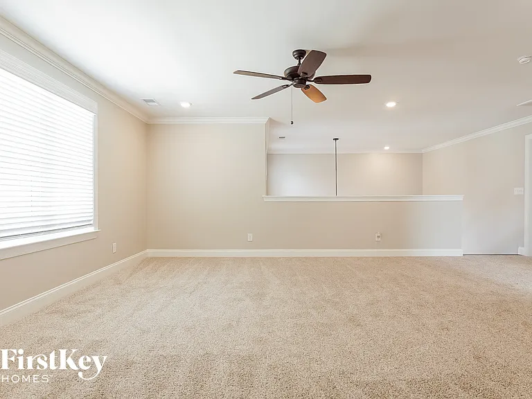 1052 Crestview Rdg — Photo 8
