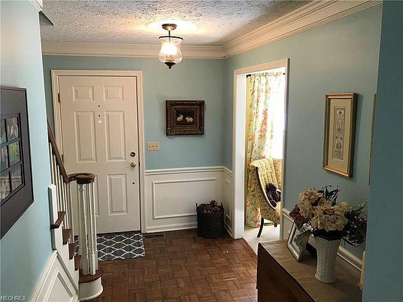 3rd image of 7753 Starcliff Ave NW