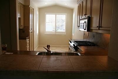 4th image of 220 Skopas Ct