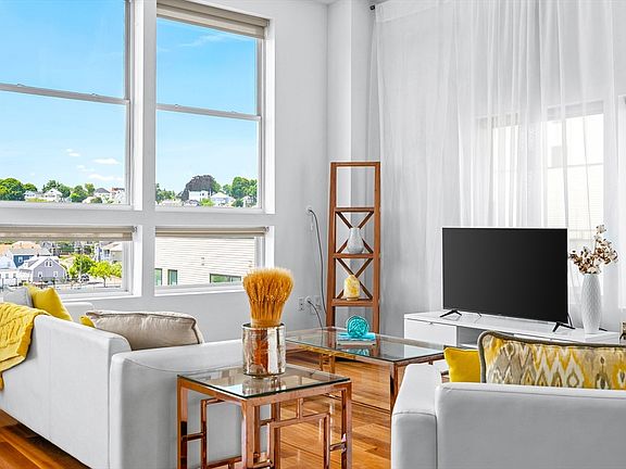 4th image of 10 Ocean Ave Unit 414