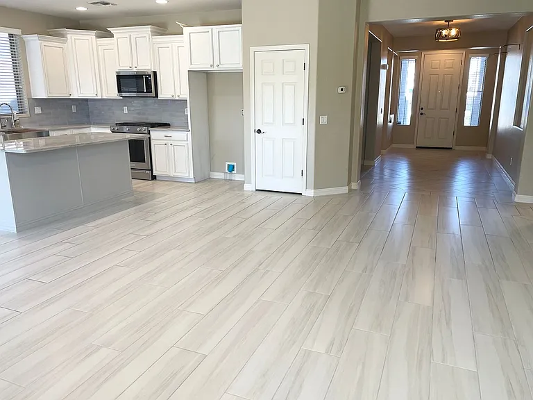38205 W Montserrat St — Photo 10