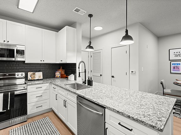2nd image of 49 Boulevard Se #A-202