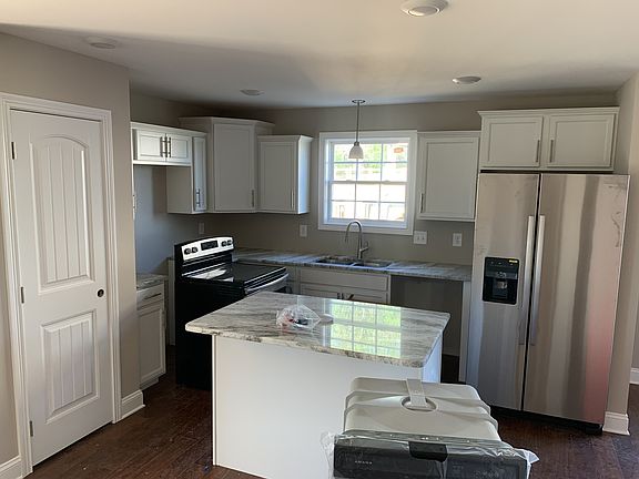 5th image of 102 Andrson Pl