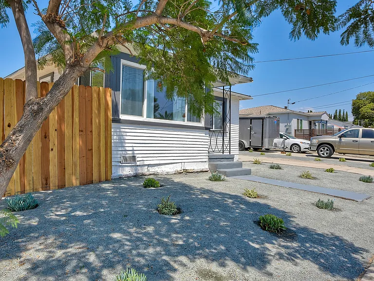 6830 Tower St — Photo 4