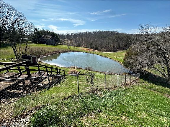 2nd image of 550 Rocky Point Rd