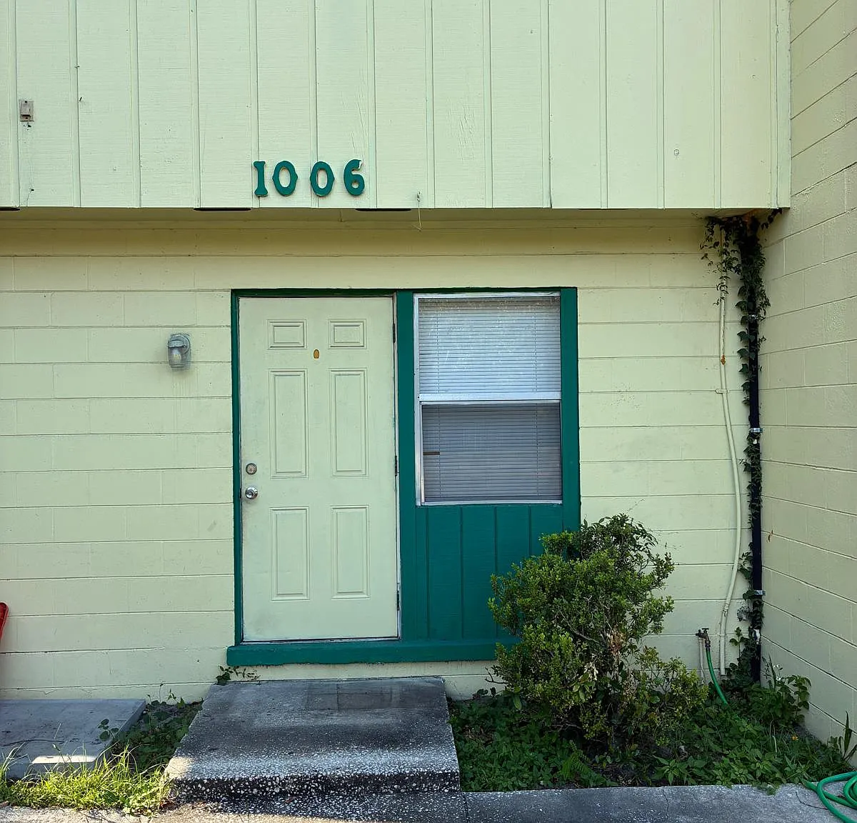1002 NW 39th Ave — Photo 2