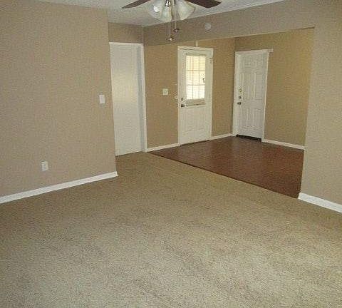 2nd image of 925 Stratford Dr
