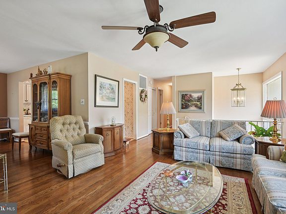 5th image of 1210 Falster Ct