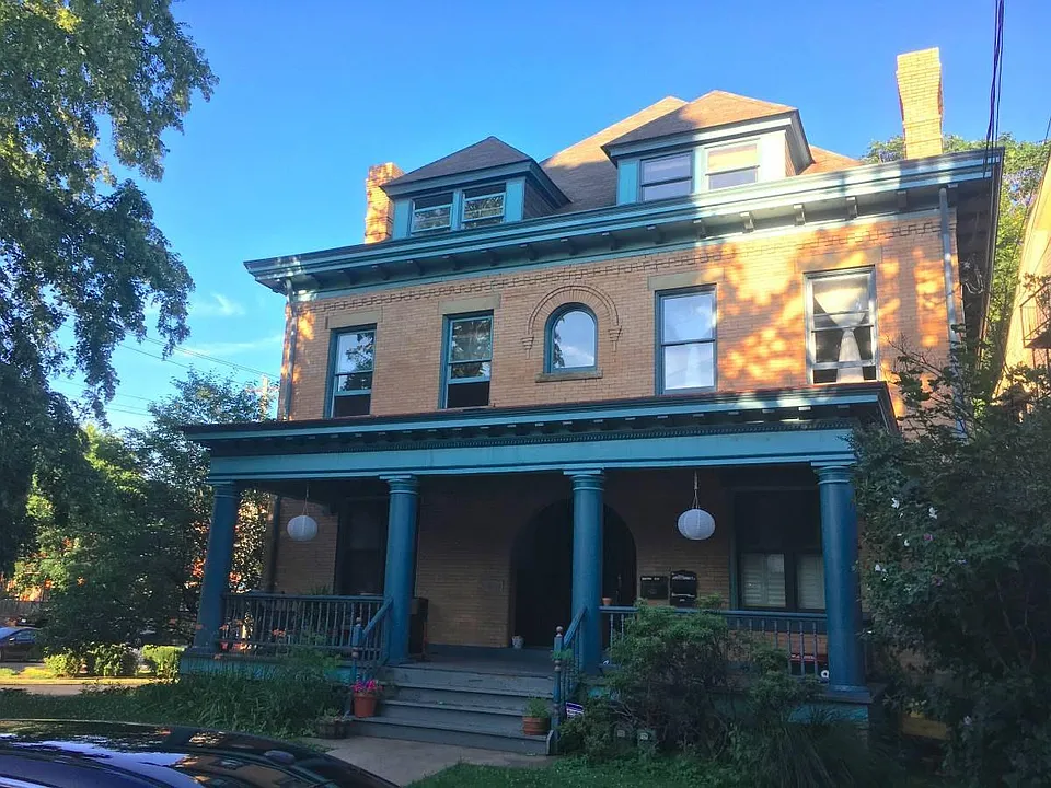 301 Roup Ave #2