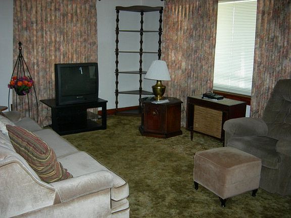 3rd image of 2030 Sunset Dr