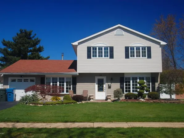 11 Dundall Pl, Hazlet, NJ 07730