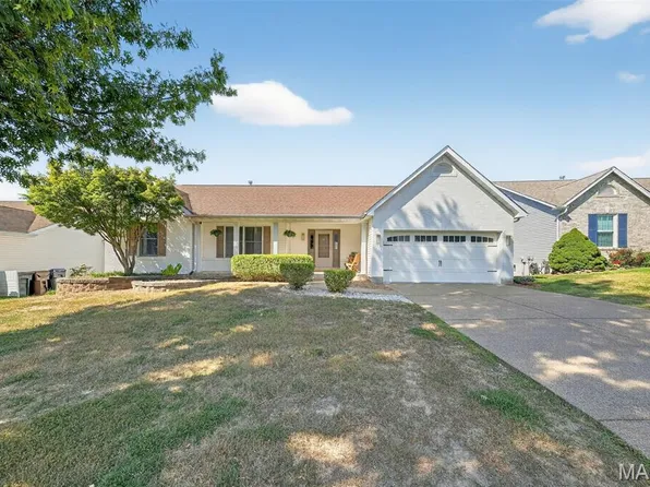313 Quiet Country Dr, Saint Peters, MO 63376