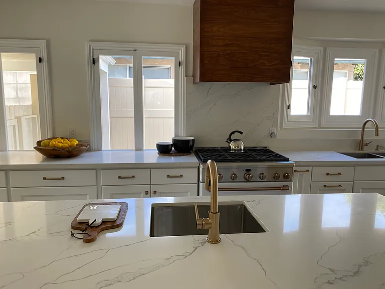 140 S Gardner St — Photo 8