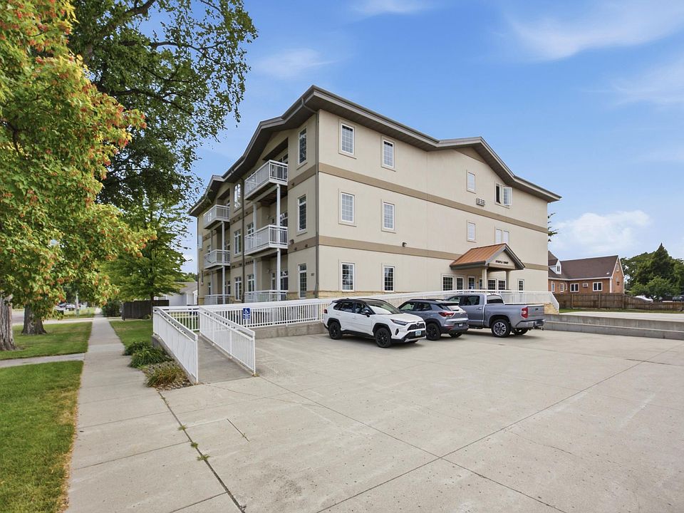1st image of 203 6th St S APT 101