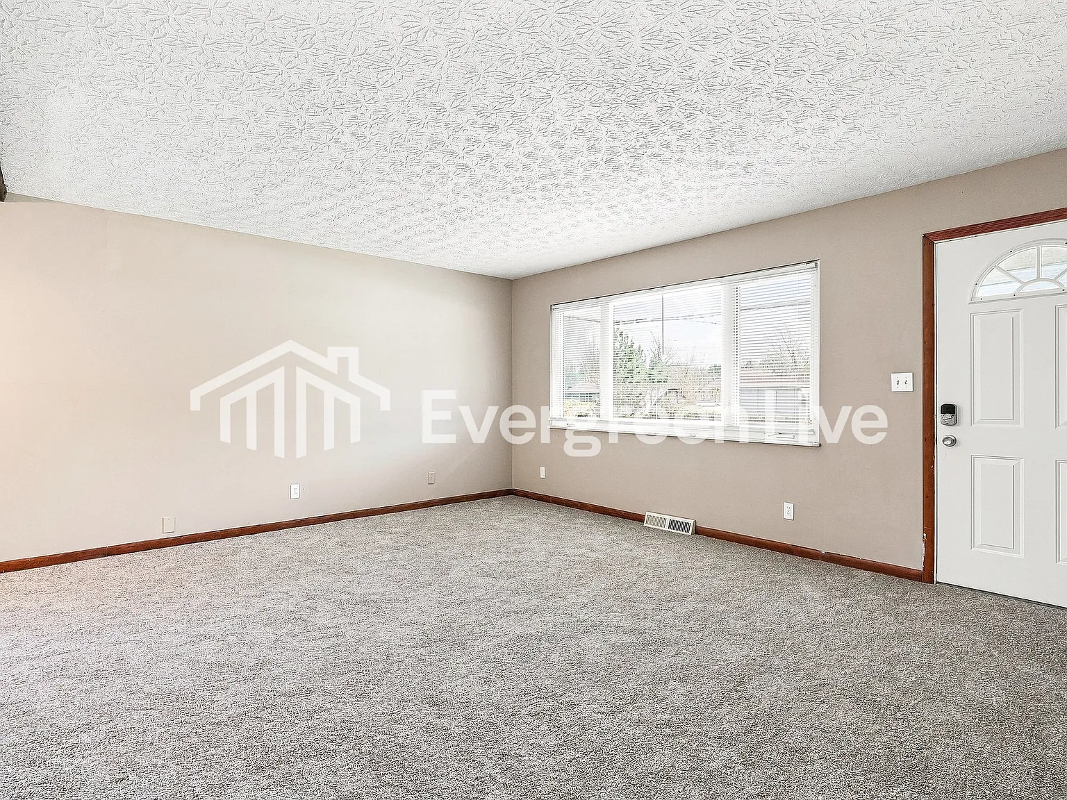 3 bed, 1.5 bath, 1118 sqft, $1,445 — Photo 4