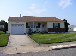 3 Coventry Rd, Toms River, NJ 08757