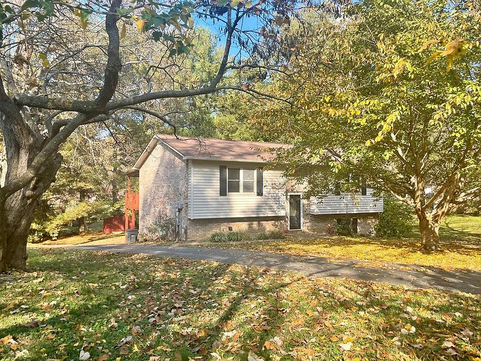 1st image of 450 Dogwood Cir