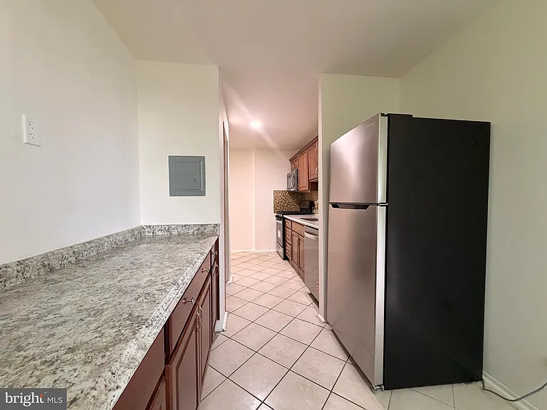 487 N Armistead St #203 — Photo 20