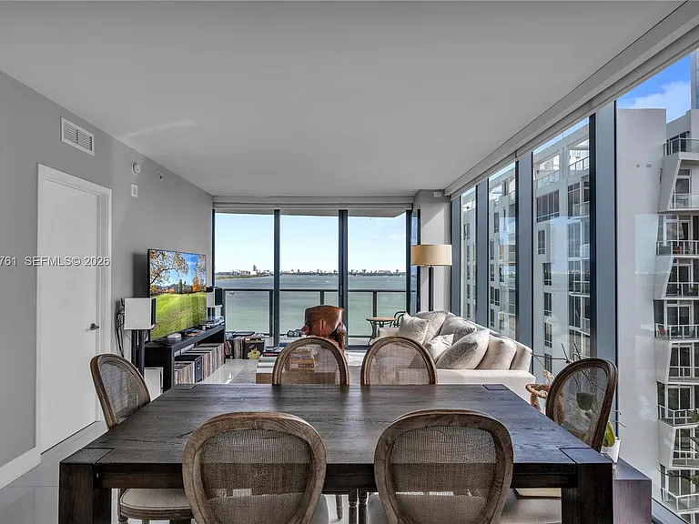 460 NE 28th St #1708 — Photo 33